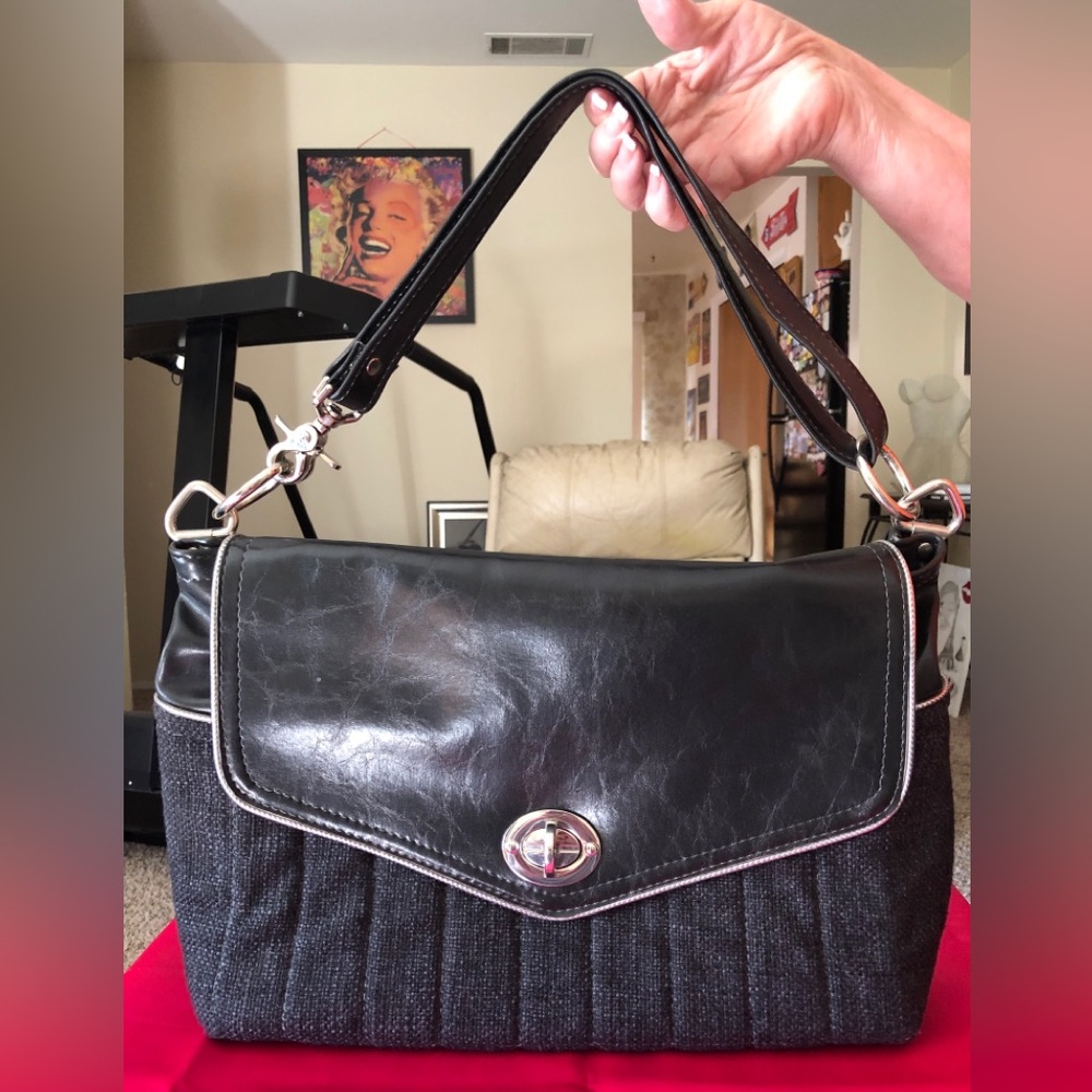 Trophy Queen Thunderbird Messenger Bag